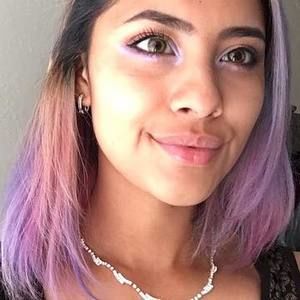 Meet your Posher, Zahira